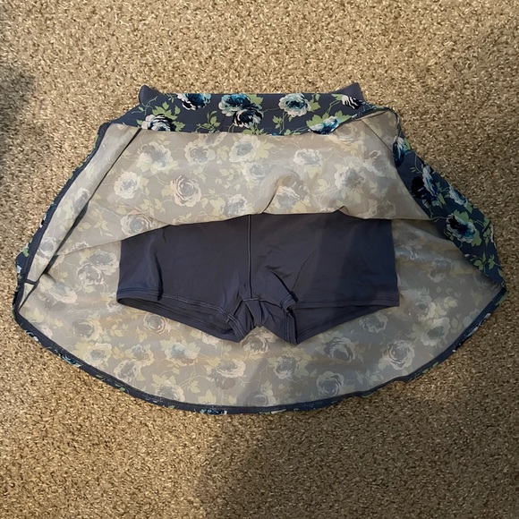 Aerie skort - Picture 2 of 3